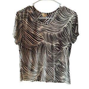 Le Pleat NWOT Animal Print Short Sleeve Top